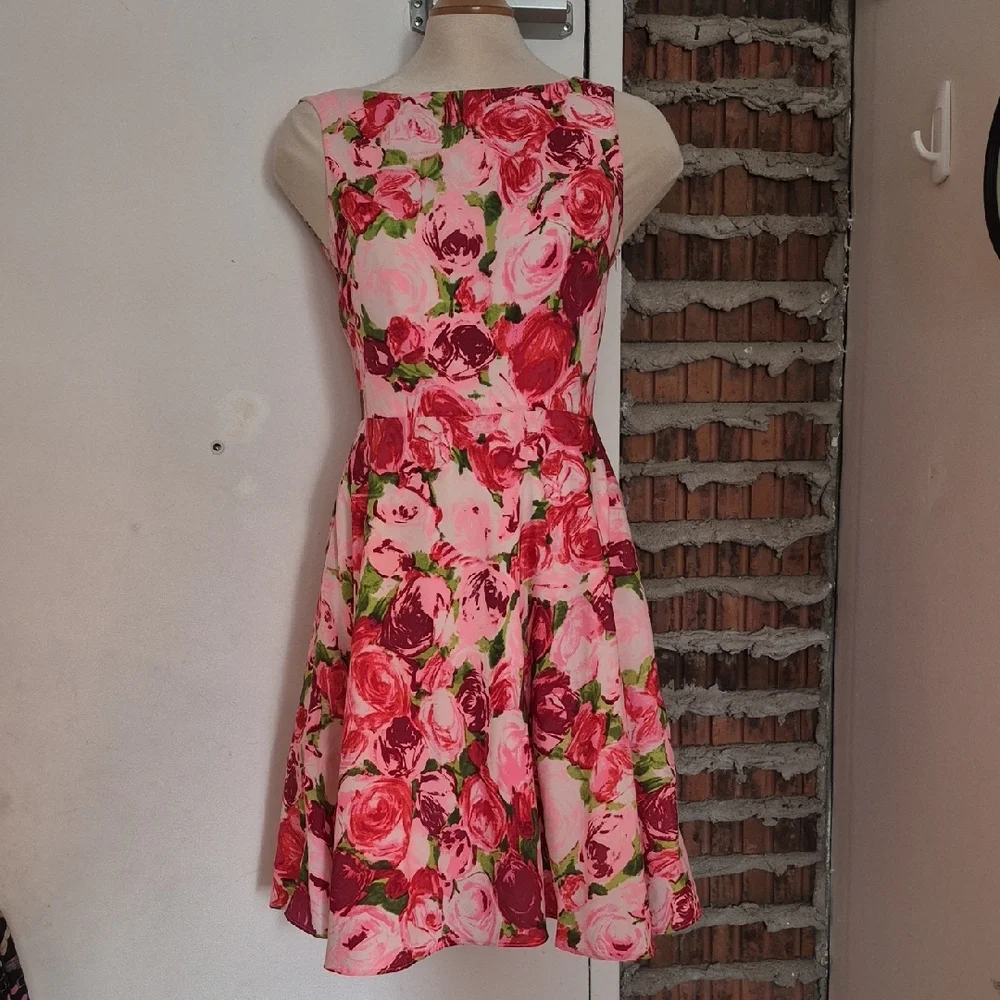 Betsey Johnson Floral Semi Backless Dress Lined Size 6 - Picture 6 of 9